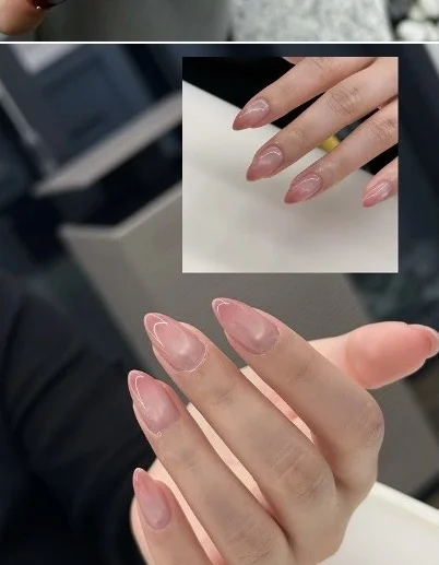 자연스러운 손톱 모양을 살린 맑은 핑크 네일
